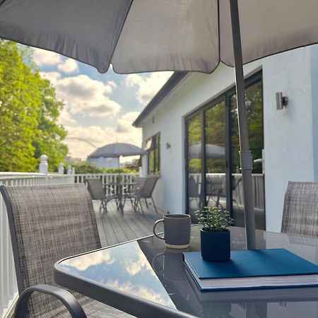 En-Suites With Free Parking 30Min To Central Лондон Екстериор снимка