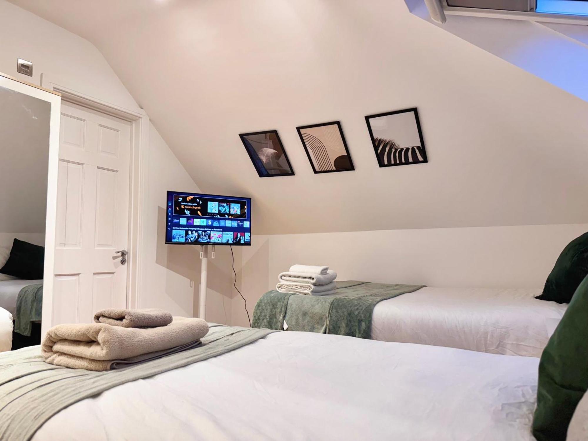 En-Suites With Free Parking 30Min To Central Лондон Екстериор снимка