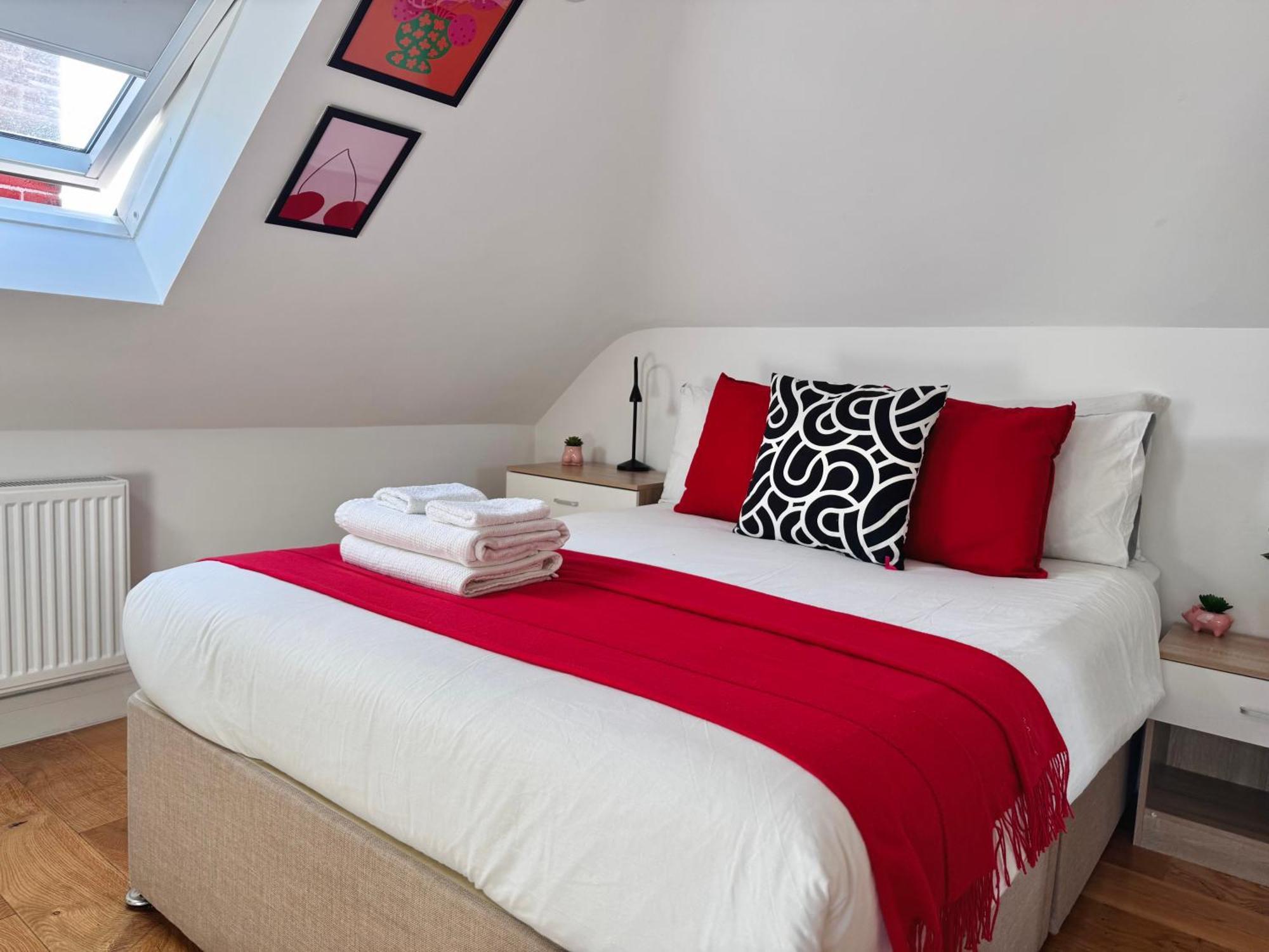 En-Suites With Free Parking 30Min To Central Лондон Екстериор снимка